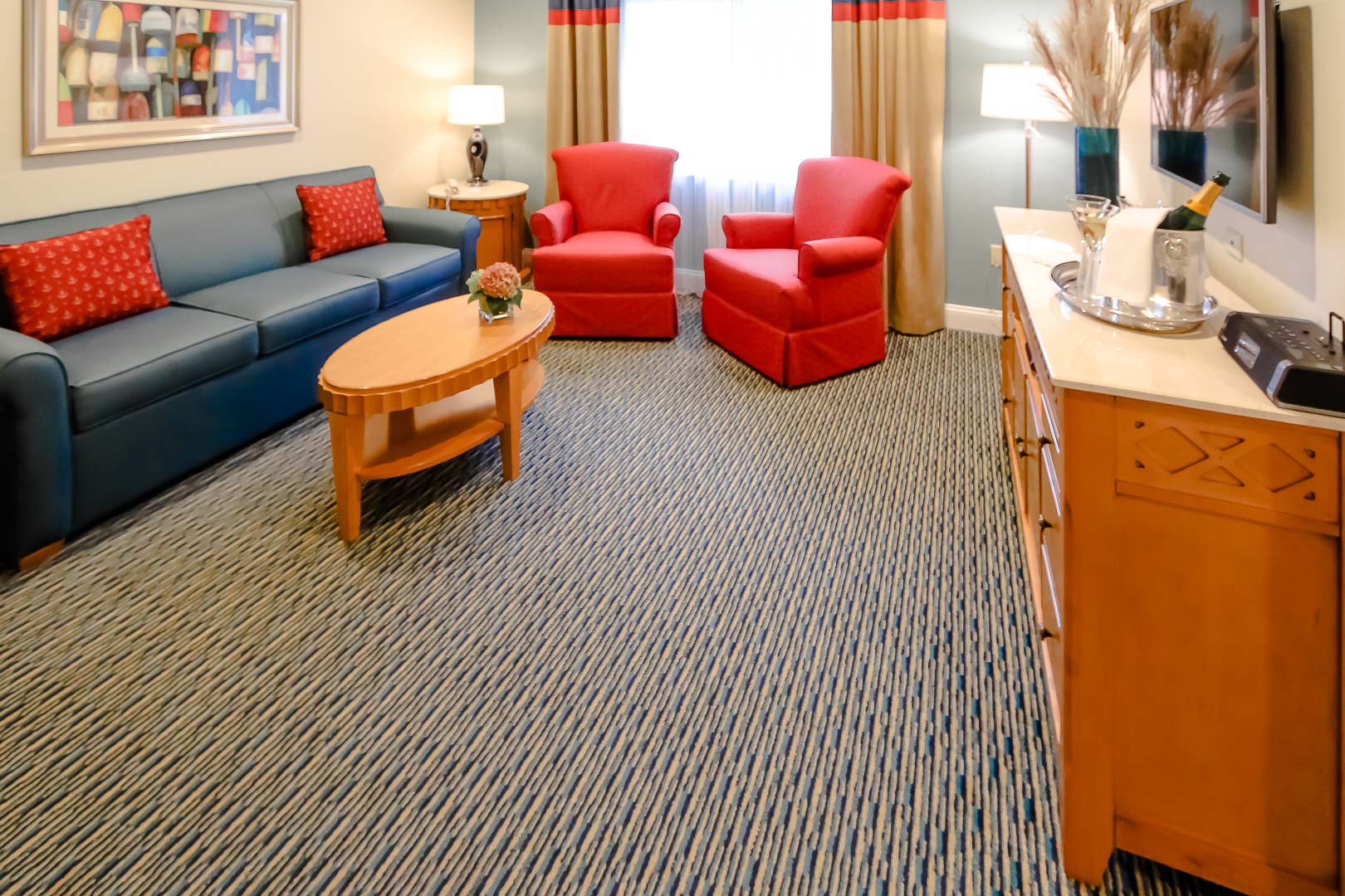 A vibrant living room area at VRI's The Cove at Yarmouth in Massachusetts.